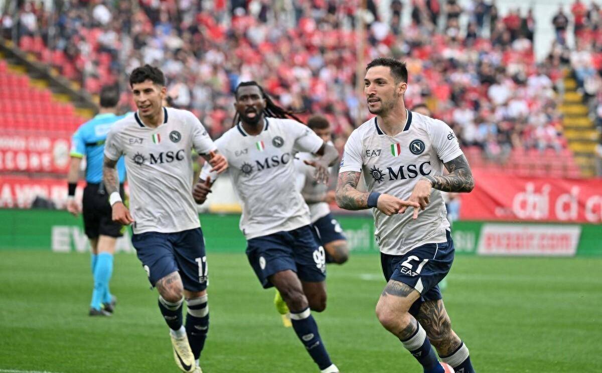 华体会登录-阿森纳战平那不勒斯，C罗补时绝平足总杯的简单介绍